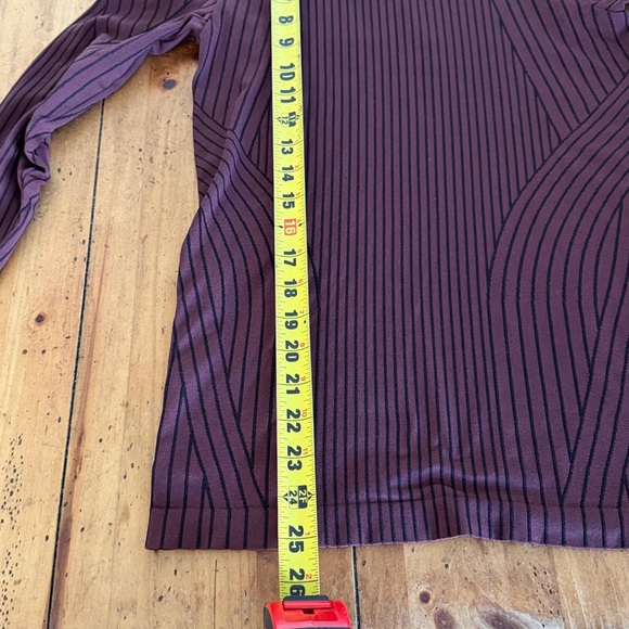 Athleta Flurry Endeavor Turtleneck shirt size S - Picture 11 of 13